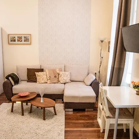Broadway Center, Fully Equipped, 4 Person Apartmán