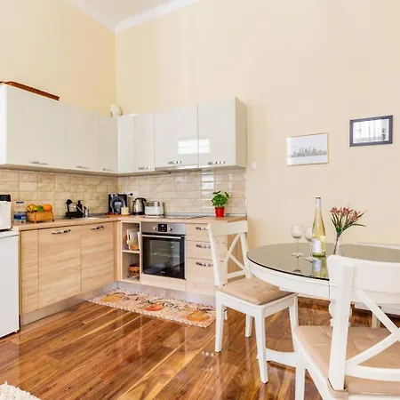 Broadway Center, Fully Equipped, 4 Person * بودابست